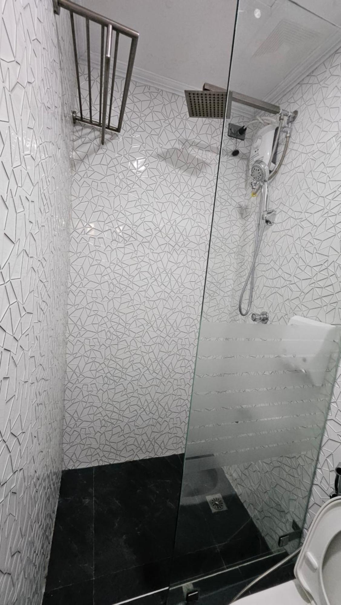 Cozy 2Br Staycation With Balcony Chateau Elysee For 4-6 Pax Paranaque City Esterno foto