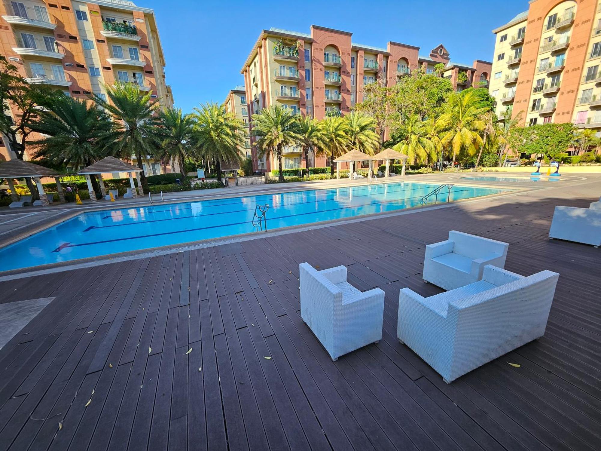 Cozy 2Br Staycation With Balcony Chateau Elysee For 4-6 Pax Paranaque City Esterno foto