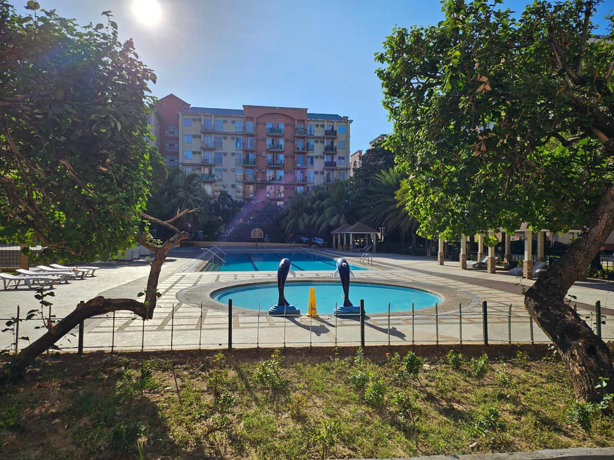 Cozy 2Br Staycation With Balcony Chateau Elysee For 4-6 Pax Paranaque City Esterno foto